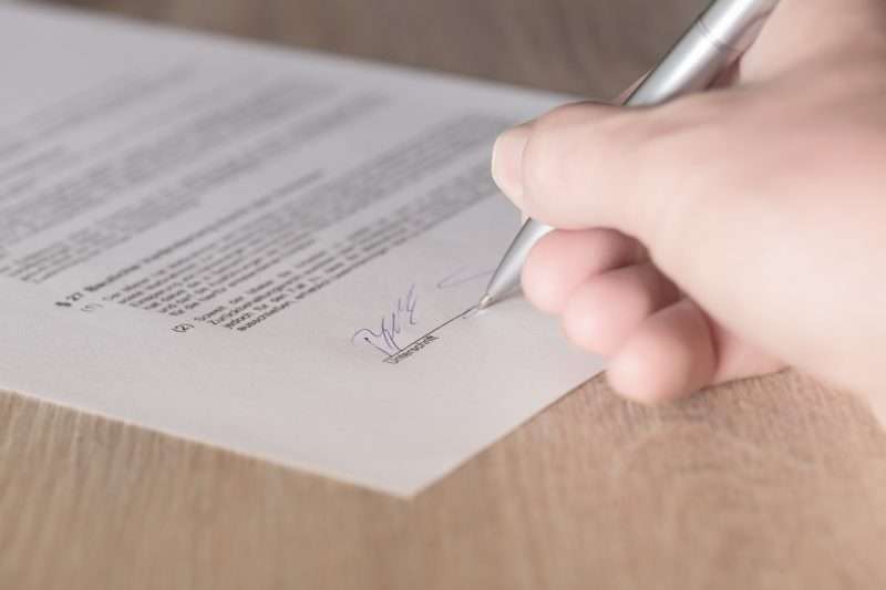 Cómo funciona el contrato de prácticas en una empresa