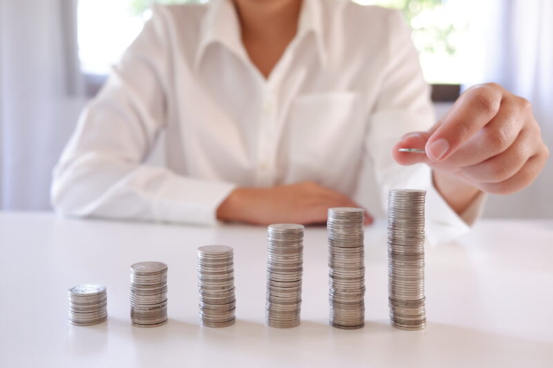Las grandes empresas empiezan a compensar la pérdida de poder adquisitivo de sus plantillas con subidas de sueldos