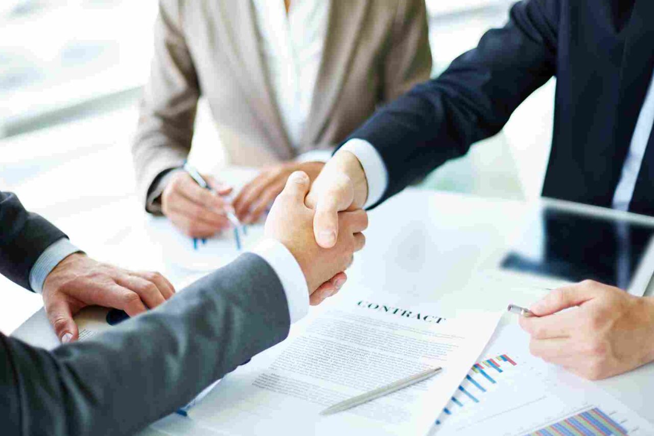 Imagen: los empleados boomerang representan ventajas y desventajas que debes considerar. Crédito: Freepik